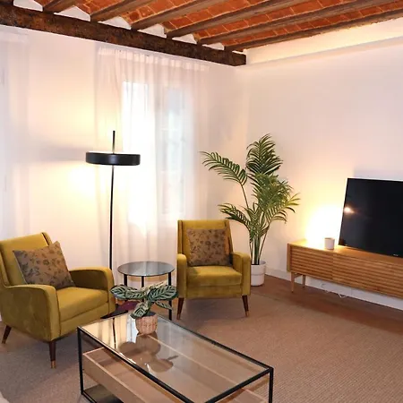 Premium En Pleno Casco Viejo De Apartamento *