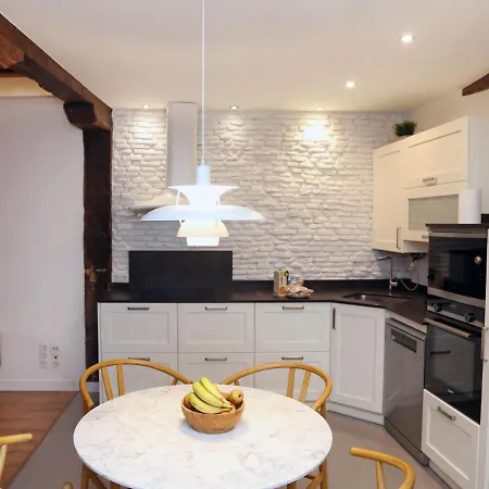 Premium En Pleno Casco Viejo De *