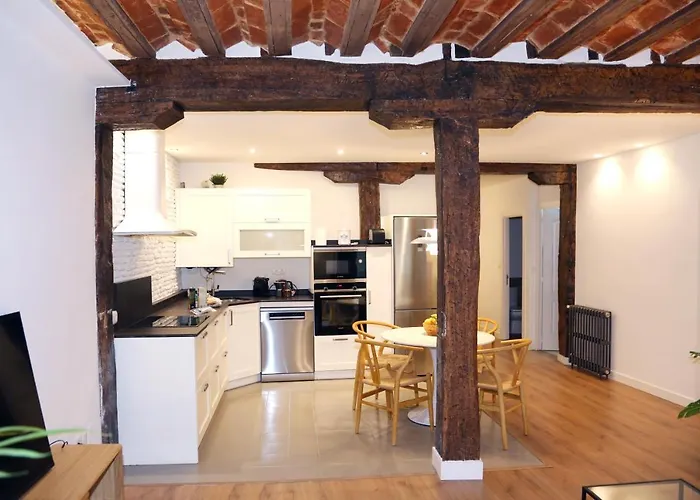 Premium En Pleno Casco Viejo De *