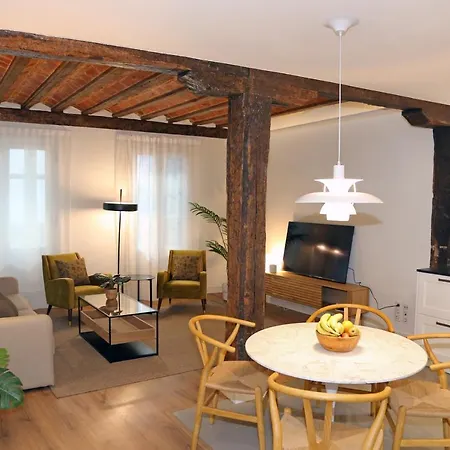 Premium En Pleno Casco Viejo De 아파트 *