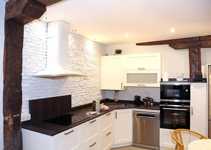 Premium En Pleno Casco Viejo De *